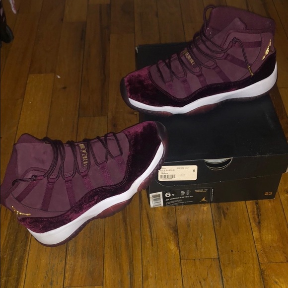 Air jordan retro 9s in burgundy suade - Picture 4 of 4